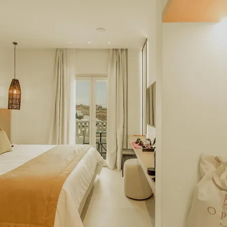 Opal Paros 4* Náusza