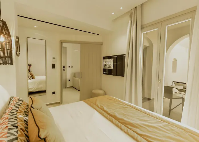 Opal Paros 4* Náusza